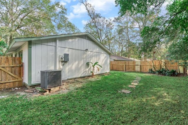 45 Blue Fox Road, Spring, TX 77380