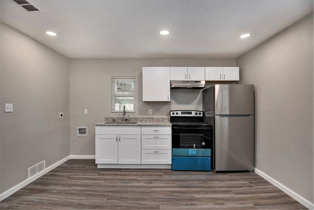 408 Dawson Circle B, Grand Prairie, TX 75051
