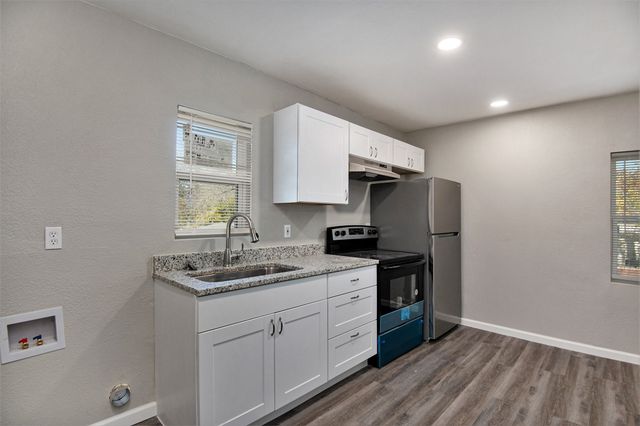 408 Dawson Circle B, Grand Prairie, TX 75051