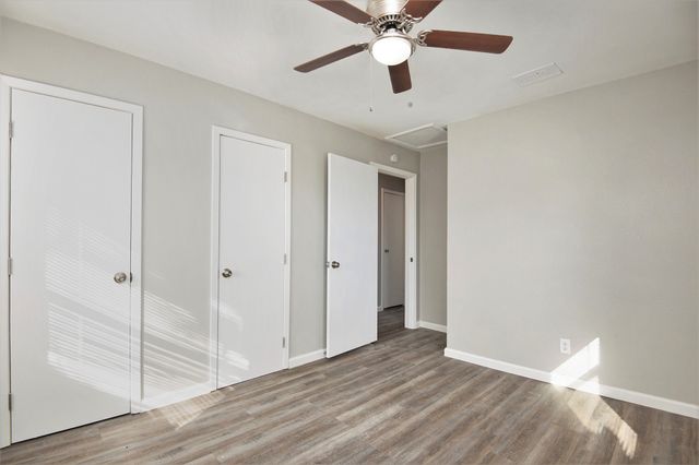 408 Dawson Circle B, Grand Prairie, TX 75051