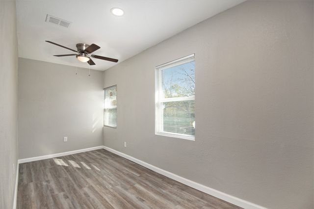 408 Dawson Circle B, Grand Prairie, TX 75051