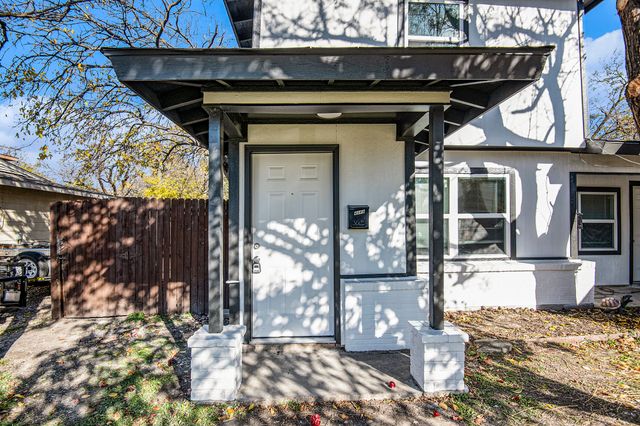 408 Dawson Circle B, Grand Prairie, TX 75051
