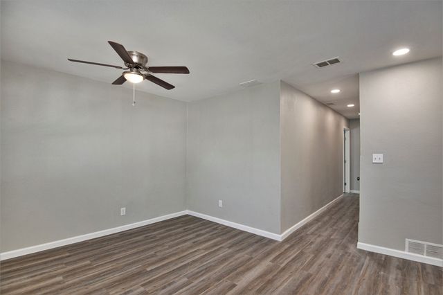408 Dawson Circle B, Grand Prairie, TX 75051
