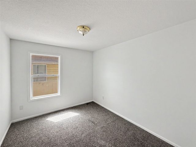 733 SE 27th Court, Des Moines, IA 50317