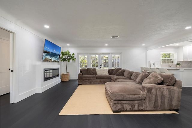 1433 PARK STREET N, St Petersburg, FL 33710