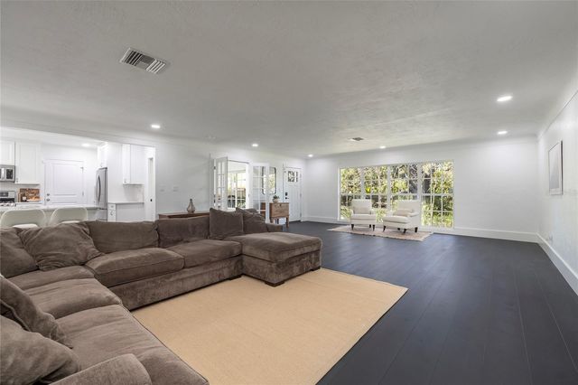 1433 PARK STREET N, St Petersburg, FL 33710