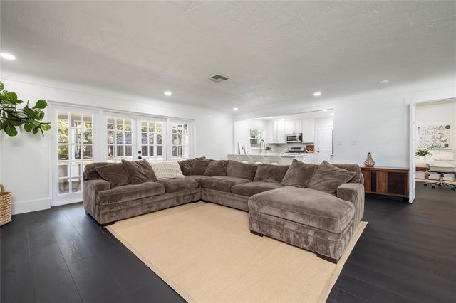 1433 PARK STREET N, St Petersburg, FL 33710