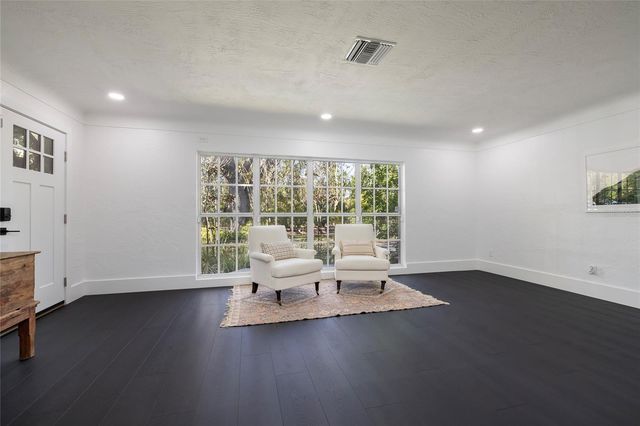 1433 PARK STREET N, St Petersburg, FL 33710