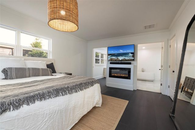 1433 PARK STREET N, St Petersburg, FL 33710