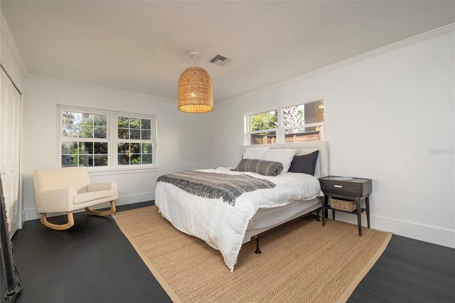 1433 PARK STREET N, St Petersburg, FL 33710