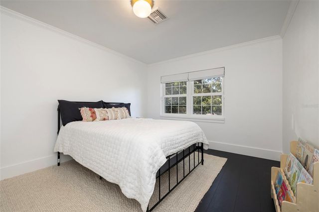 1433 PARK STREET N, St Petersburg, FL 33710