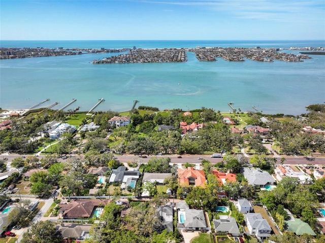 1433 PARK STREET N, St Petersburg, FL 33710