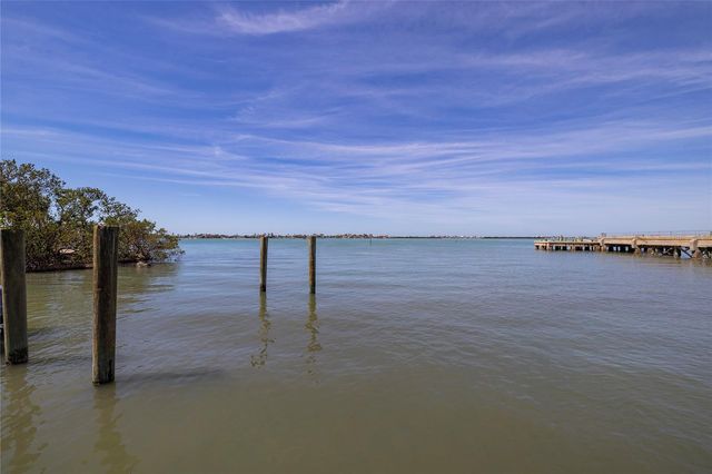 1433 PARK STREET N, St Petersburg, FL 33710