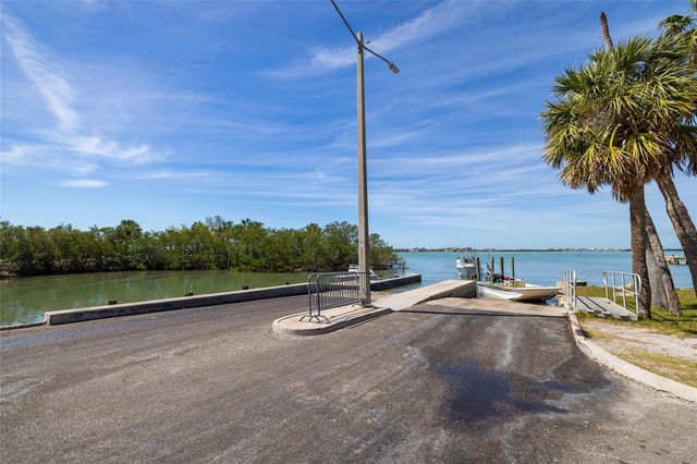 1433 PARK STREET N, St Petersburg, FL 33710