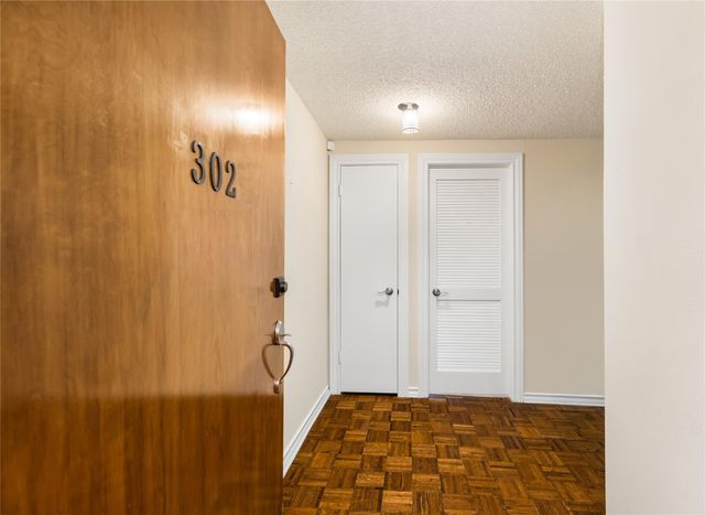 14655 Champion Forest Drive 302, Houston, TX 77069