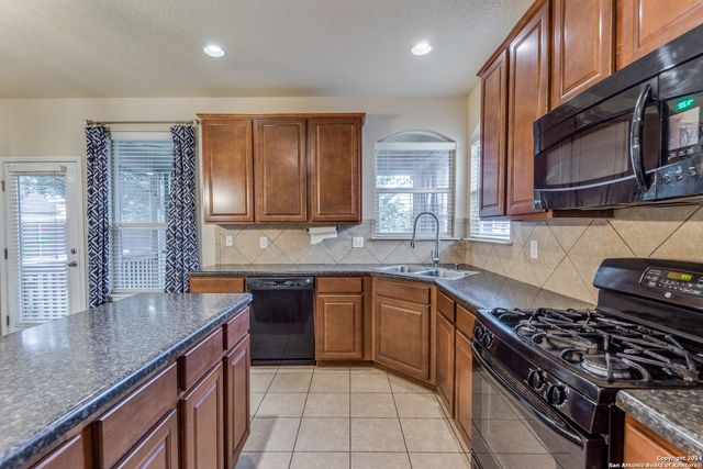 5723 WHITE OAK CV, San Antonio, TX 78253