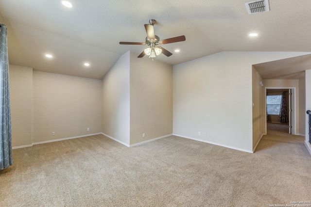 5723 WHITE OAK CV, San Antonio, TX 78253