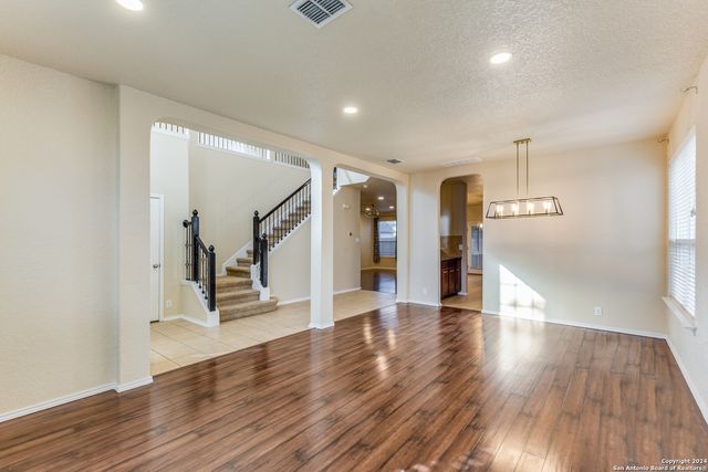 5723 WHITE OAK CV, San Antonio, TX 78253
