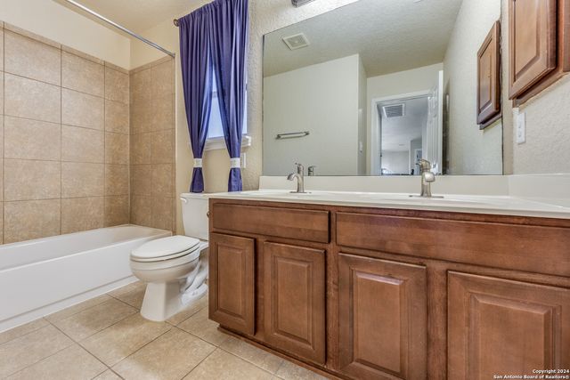 5723 WHITE OAK CV, San Antonio, TX 78253