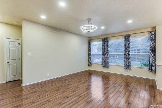 5723 WHITE OAK CV, San Antonio, TX 78253