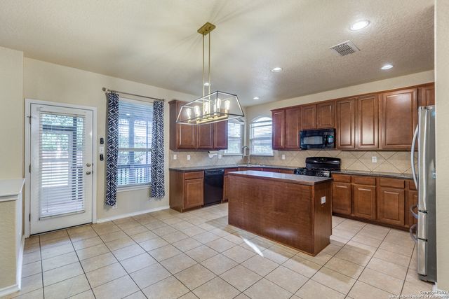 5723 WHITE OAK CV, San Antonio, TX 78253