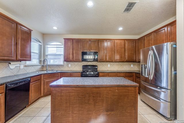 5723 WHITE OAK CV, San Antonio, TX 78253
