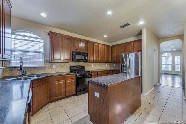 5723 WHITE OAK CV, San Antonio, TX 78253