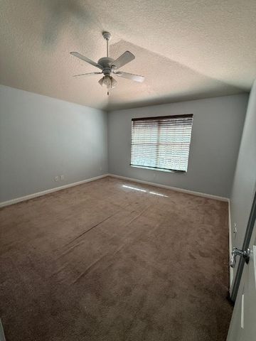 1161 Pinewood Lake Court 1161, Greenacres, FL 33415