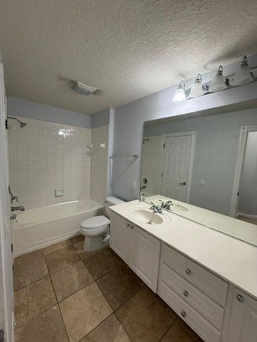 1161 Pinewood Lake Court 1161, Greenacres, FL 33415