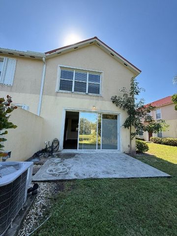 1161 Pinewood Lake Court 1161, Greenacres, FL 33415