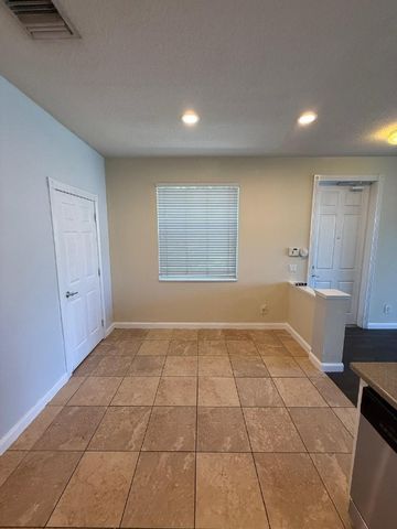 1161 Pinewood Lake Court 1161, Greenacres, FL 33415