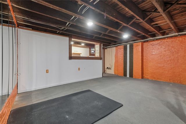 3646 Mintwood St, Lawrenceville, PA 15201