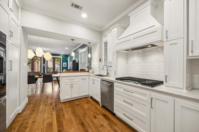 438 W 28th Street, Houston, TX 77008