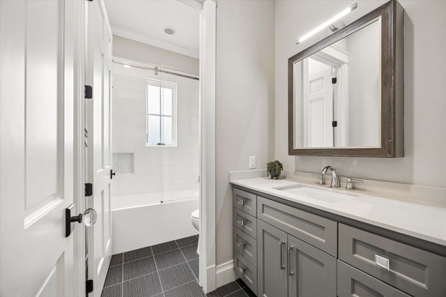 438 W 28th Street, Houston, TX 77008