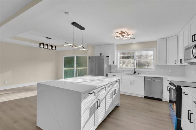 3363 Old Oaks Road, Buford, GA 30519