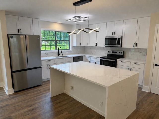 3363 Old Oaks Road, Buford, GA 30519