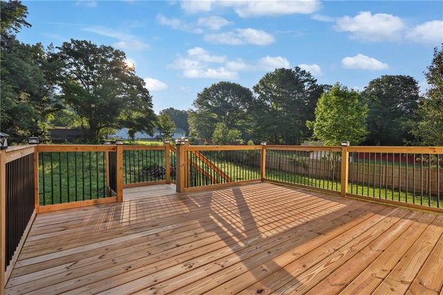 3363 Old Oaks Road, Buford, GA 30519