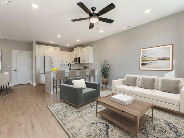 4244 Se CENTURY Blvd, Hillsboro, OR 97123