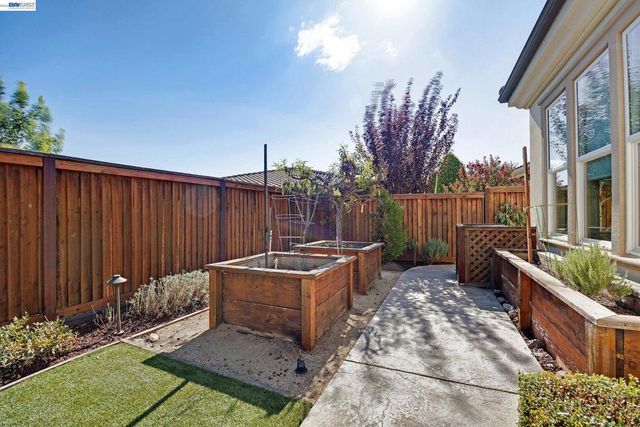 1930 Barbaresco Ln, Brentwood, CA 94513