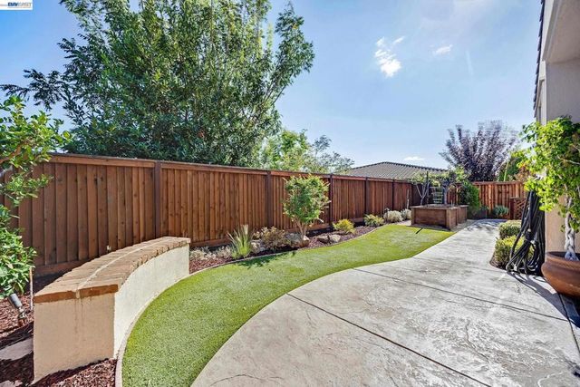 1930 Barbaresco Ln, Brentwood, CA 94513