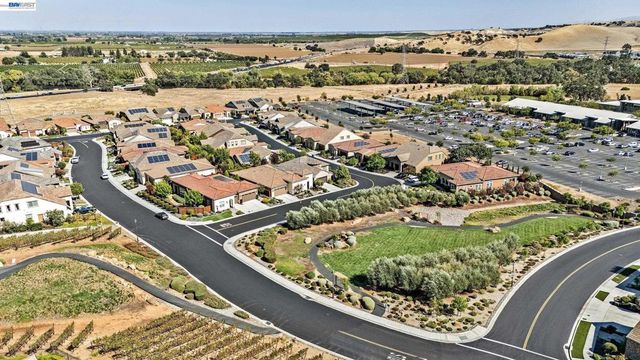 1930 Barbaresco Ln, Brentwood, CA 94513