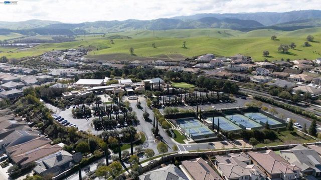 1930 Barbaresco Ln, Brentwood, CA 94513