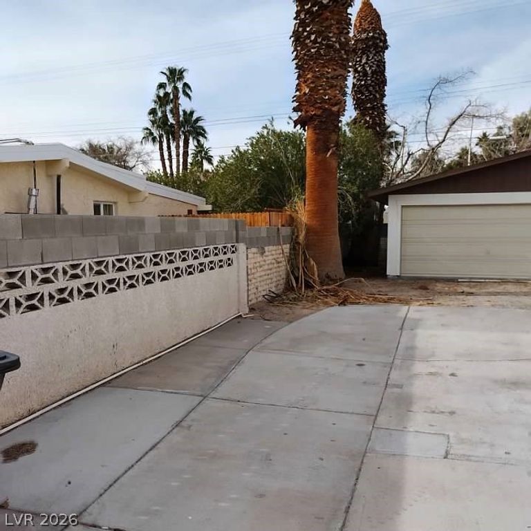 1413 Bryn Mawr Avenue, Las Vegas, NV 89102 — photo 4