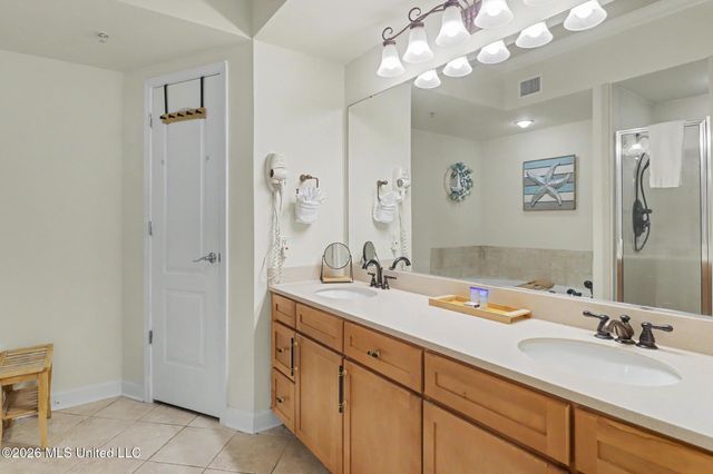 1200 Beach Drive, 906, Gulfport, MS 39507