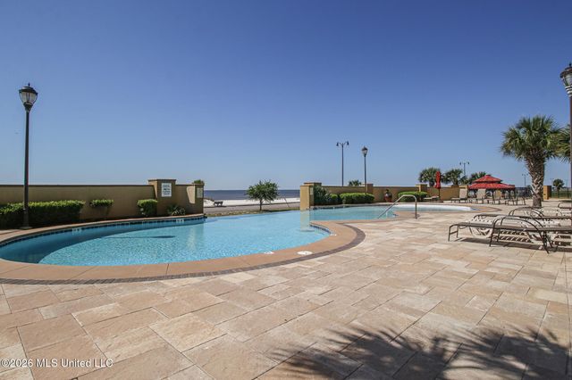 1200 Beach Drive, 906, Gulfport, MS 39507