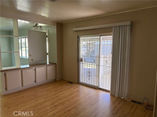 1083 Via Del Mesa, Hemet, CA 92543