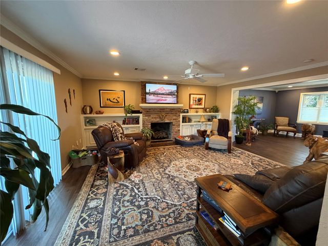 1110 Harbor View Drive, Galveston, TX 77550