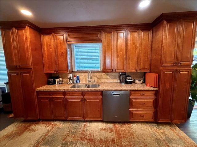 1110 Harbor View Drive, Galveston, TX 77550