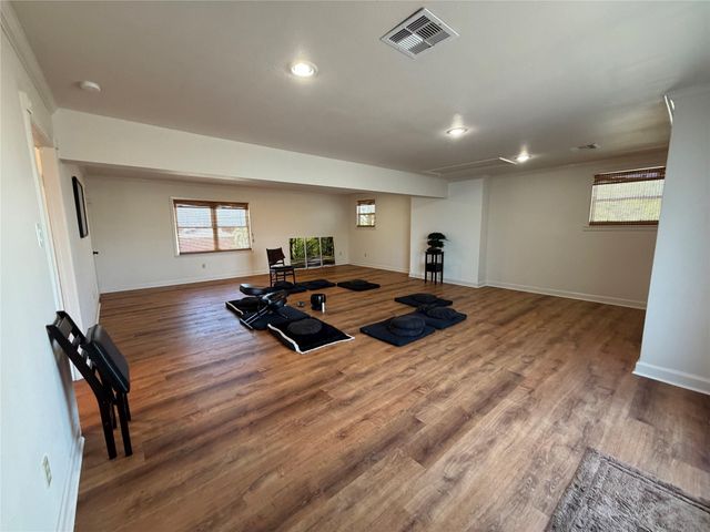 1110 Harbor View Drive, Galveston, TX 77550