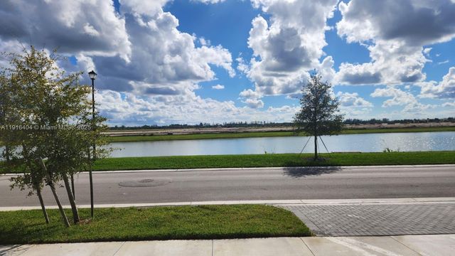 13554 Spruce Pine Dr, Westlake, FL 33470